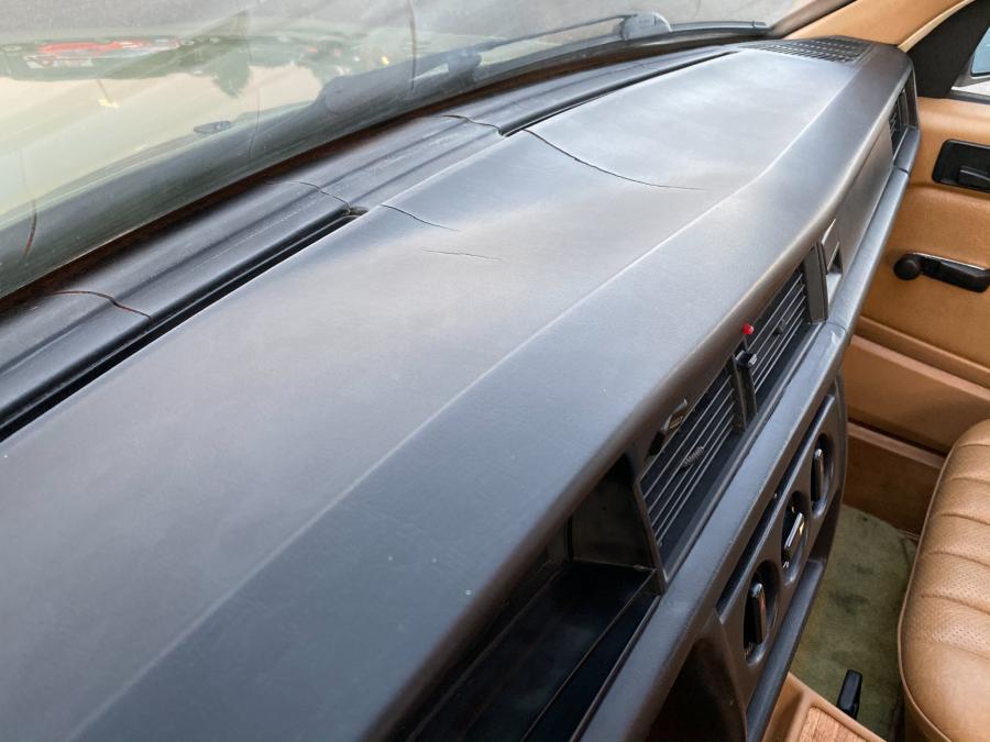 Детали интерьера Mercedes-Benz 190 D (W124) 1984 года  (NA) (фото 145 из 240)
